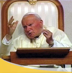 SS Juan Pablo II saludando a todos los presentes